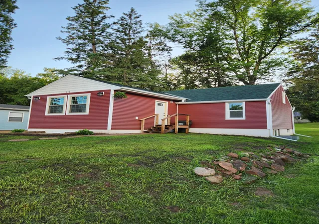 1st image of 715 Commercial Ave N, Sandstone, MN 55072 | MLS# 7093766