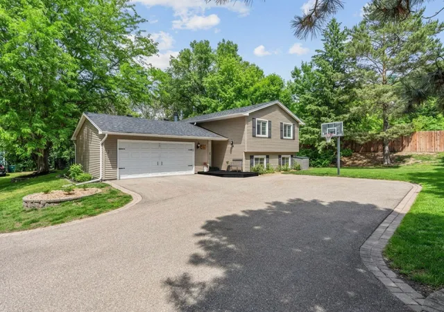 Homes for sale in Chanhassen, MN | 1180 Lake Lucy Rd, Chanhassen, MN 55317 | MLS# 7093770