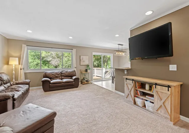 Homes for sale in Chanhassen, MN | 1180 Lake Lucy Rd, Chanhassen, MN 55317 | MLS# 7093770