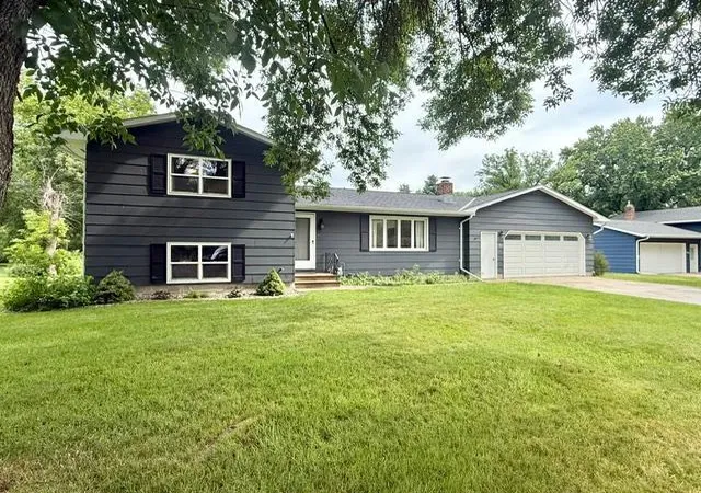 Homes for sale in Redwood Falls, MN | 103 Northwood Dr, Redwood Falls, MN 56283 | MLS# 7093784