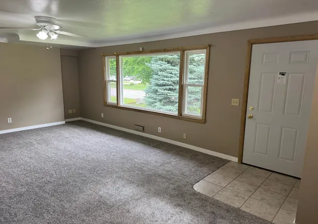 Homes for sale in Le Center, MN | 435 W Ottawa St, Le Center, MN 56057 | MLS# 7093808
