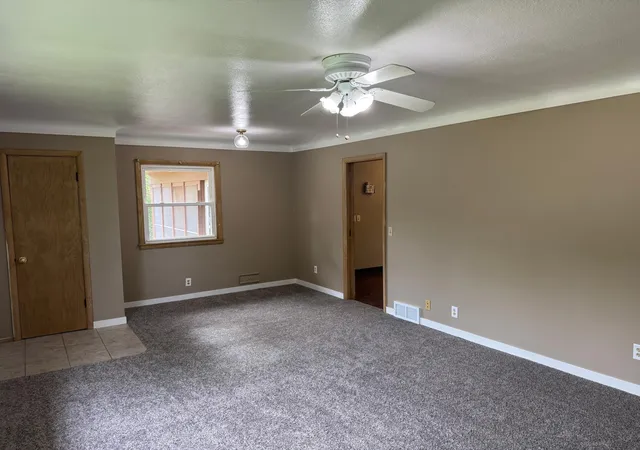 Homes for sale in Le Center, MN | 435 W Ottawa St, Le Center, MN 56057 | MLS# 7093808