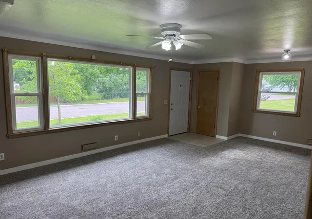 Homes for sale in Le Center, MN | 435 W Ottawa St, Le Center, MN 56057 | MLS# 7093808