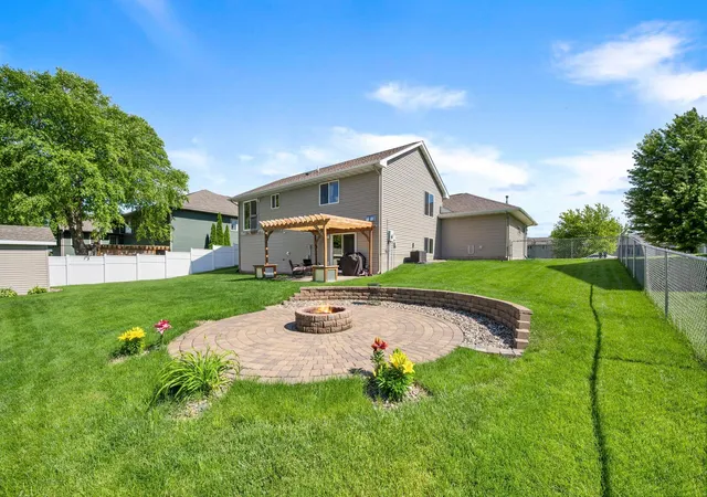 4th image of 2575 Stony Creek Dr, Owatonna, MN 55060 | MLS# 7093826