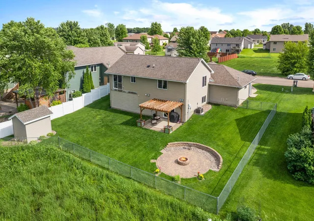 5th image of 2575 Stony Creek Dr, Owatonna, MN 55060 | MLS# 7093826