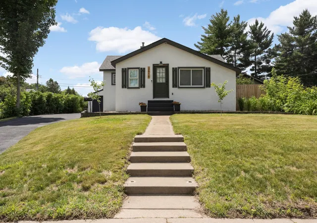 Homes for sale in North Saint Paul, MN | 2618 South Ave E, North Saint Paul, MN 55109 | MLS# 7093833