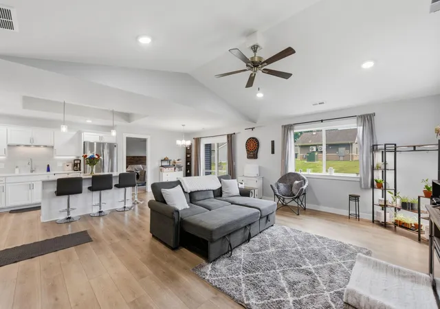3rd image of 1581 Keanan Ln, Altoona, WI 54720 | MLS# 7093842