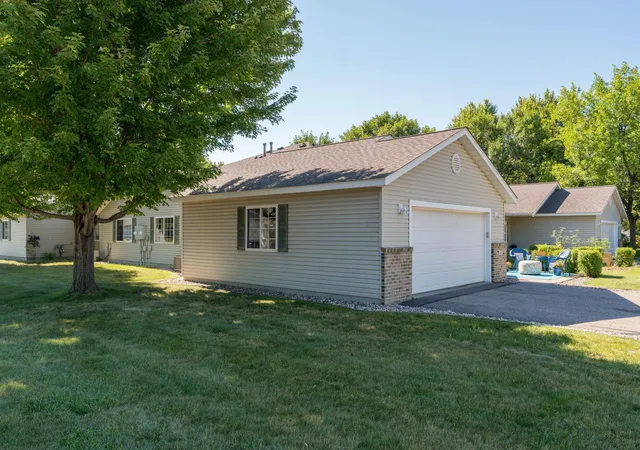 Homes for sale in Mankato, MN | 150 Oxford Path, Mankato, MN 56001 | MLS# 7093852
