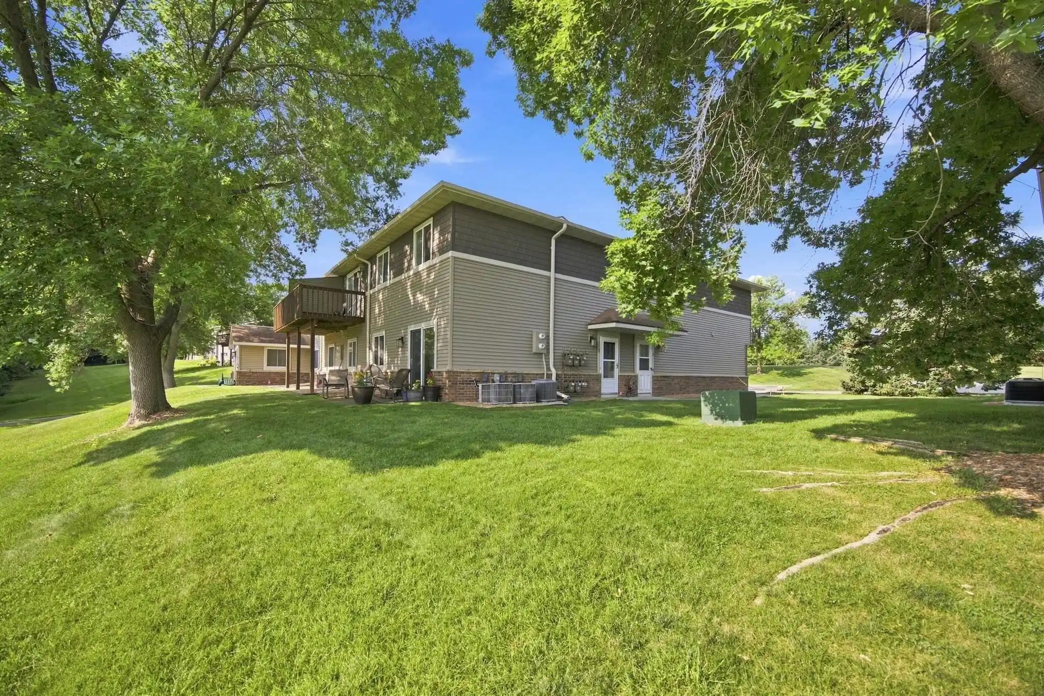 Listing Photo 18 - Condo for sale in 14000 44th Pl N located at 14000 44th Pl N, Plymouth, MN 55446 - Unit 14000 44th Place N