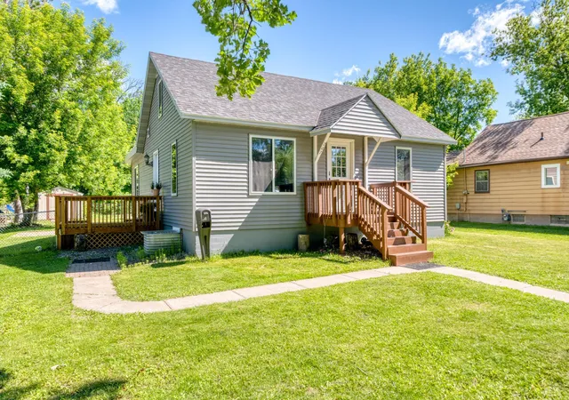 Homes for sale in Grand Rapids, MN | 207 Ne 7th St, Grand Rapids, MN 55744 | MLS# 7093884