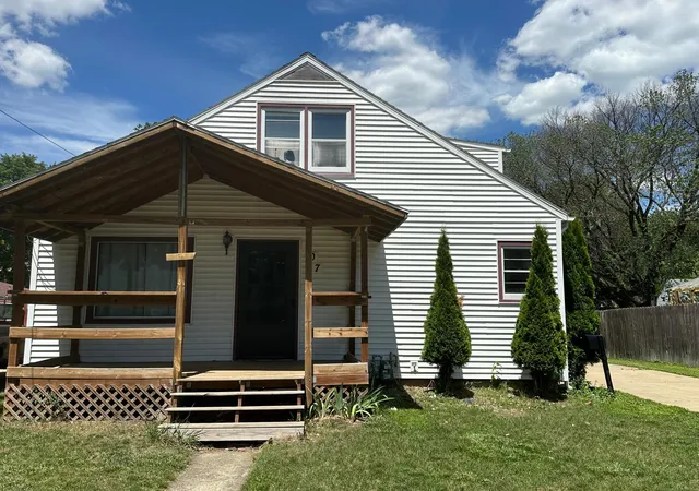 1st image of 107 12th St Nw, Rochester, MN 55901 | MLS# 7093904