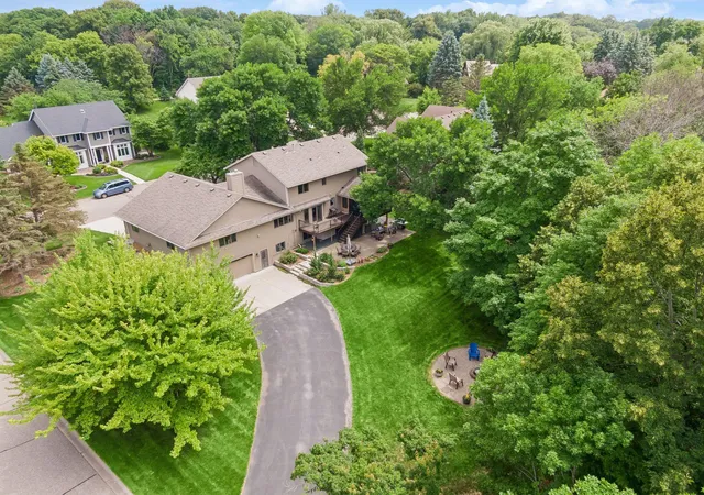 2nd image of 3205 Julian Dr, Chaska, MN 55318 | MLS# 7093922