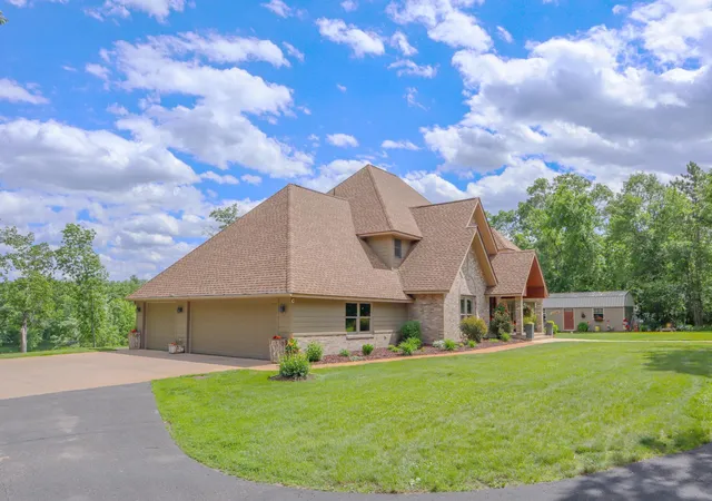 Photo 2 of Single family home for sale at 12222 Camwood Trl, Baxter, MN 56425 | MLS# 7093930 | Listing updated on 2026-09-14