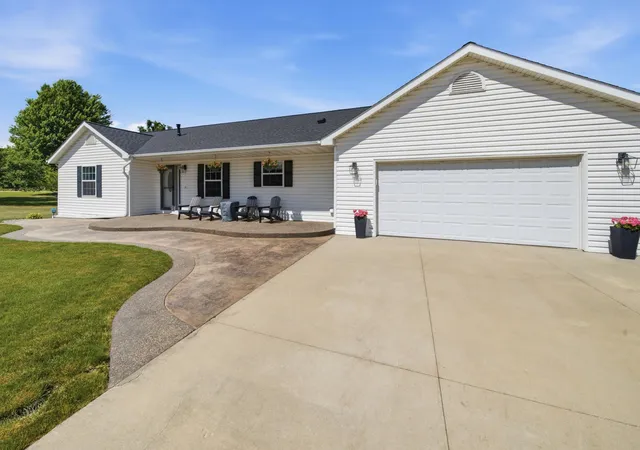 Homes for sale in Oronoco, MN | 1090 Cedar Ridge Ln Sw, Oronoco, MN 55960 | MLS# 7093974