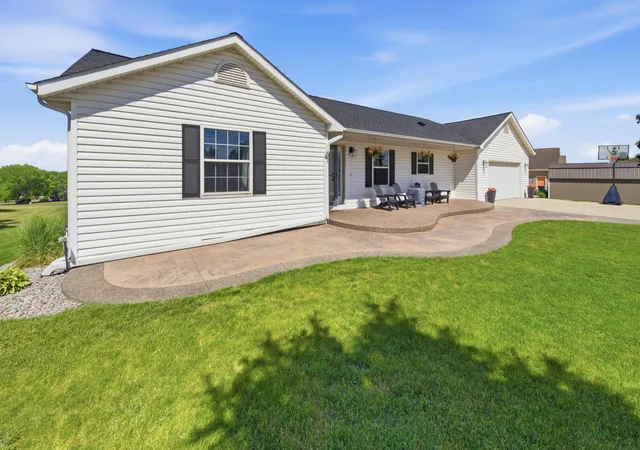 Homes for sale in Oronoco, MN | 1090 Cedar Ridge Ln Sw, Oronoco, MN 55960 | MLS# 7093974