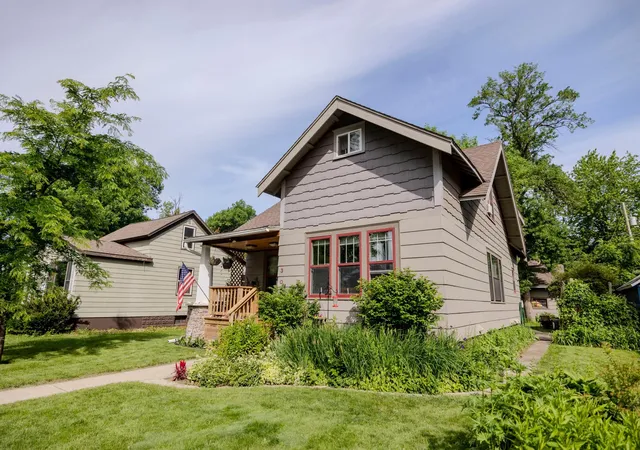 Homes for sale in Morris, MN | 308 W 9th St, Morris, MN 56267 | MLS# 7093994