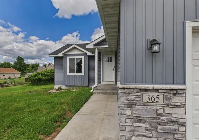 Homes for sale in New Richmond, WI | 365 Paperjack Dr, New Richmond, WI 54017 | MLS# 7094003