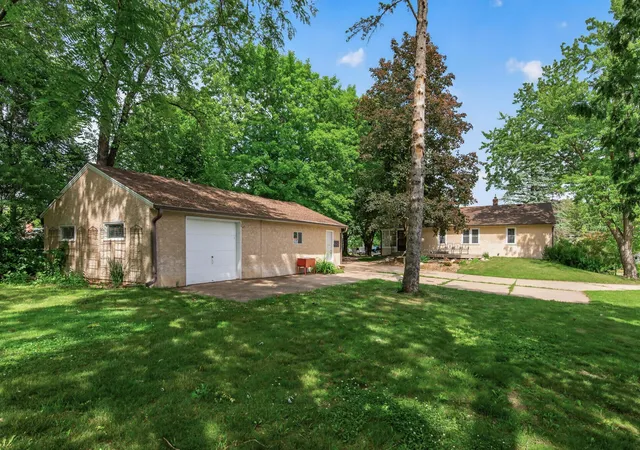 Homes for sale in Maplewood, MN | 2559 Clarence St, Maplewood, MN 55109 | MLS# 7094008