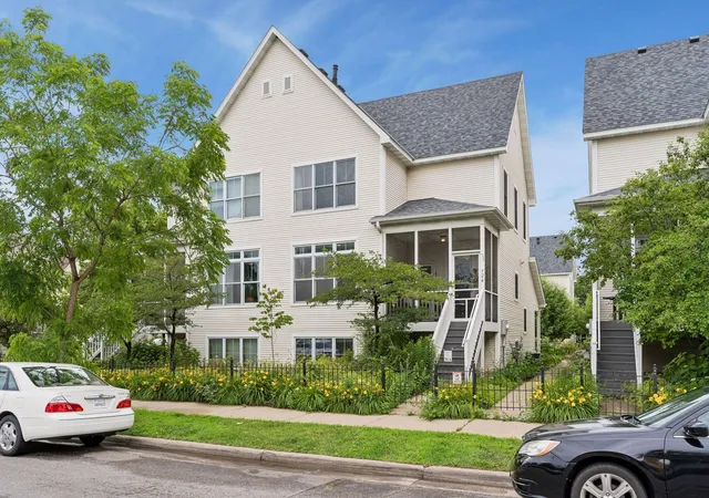 1st image of 724 E 25th St, Minneapolis, MN 55404 | MLS# 7094027