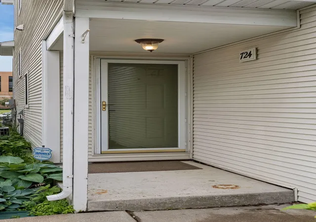 3rd image of 724 E 25Th St, Minneapolis, MN 55404 | MLS# 7094027