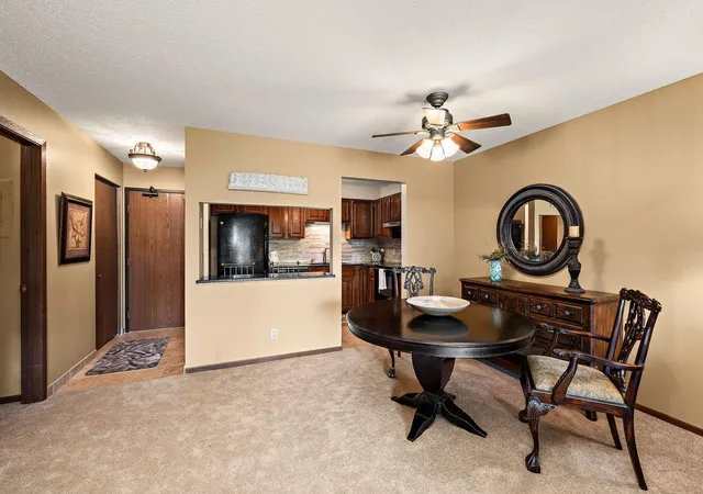 Homes for sale in Minnetonka, MN | 10451 Greenbrier Rd #318, Minnetonka, MN 55305 | MLS# 7094051