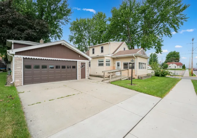 Homes for sale in Plainview, MN | 145 6th St Nw, Plainview, MN 55964 | MLS# 7094109
