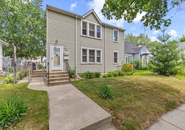 1st image of 439 7th Ave S, South Saint Paul, MN 55075 | MLS# 7094146