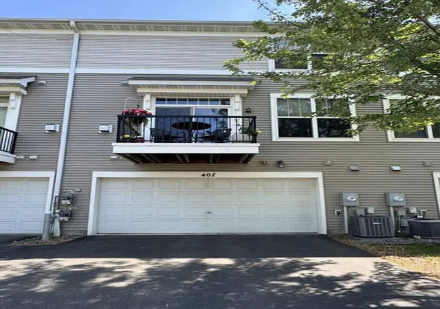 Homes for sale in Columbia Heights, MN | 407 Ne Lookout Pl Ne, Columbia Heights, MN 55421 | MLS# 7094150