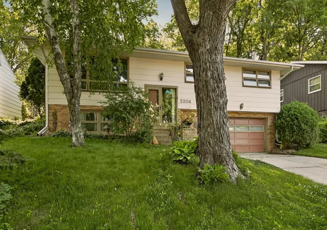 Photo 1 of Single family home for sale at 2204 11th Avenue Nw, Rochester, MN 55901 | MLS# 7094151 | Listing updated on 2026-08-12
