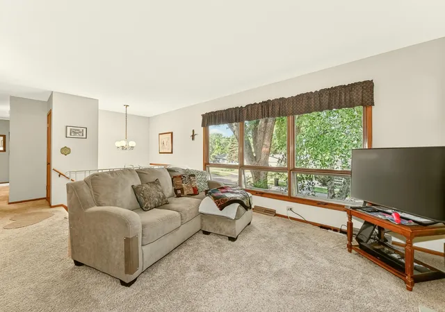 Photo 3 of Single family home for sale at 2204 11th Avenue NW, Rochester, MN 55901 | MLS# 7094151 | Listing updated on 2026-08-12