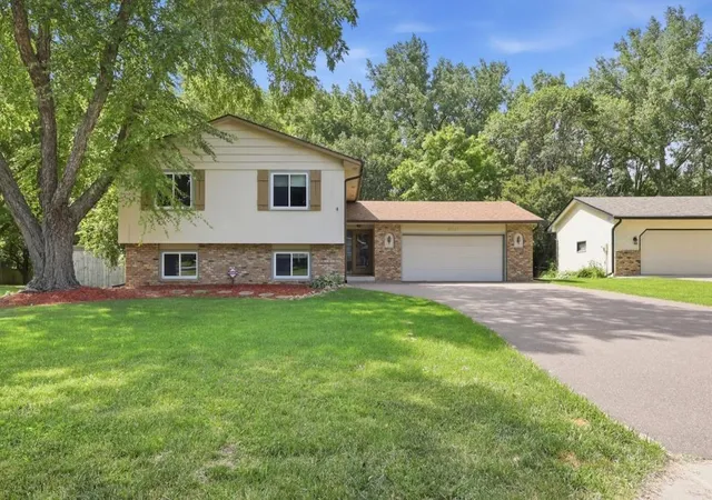 1st image of 3501 77th Ave N, Brooklyn Park, MN 55443 | MLS# 7094184