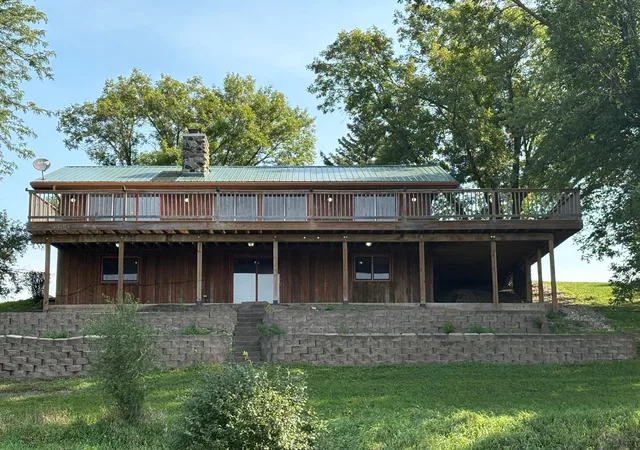 Homes for sale in Montevideo, MN | 4075 County Road 15 Sw, Montevideo, MN 56265 | MLS# 7094185