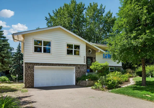 Homes for sale in Prior Lake, MN | 5281 Shore Trl Ne, Prior Lake, MN 55372 | MLS# 7094205