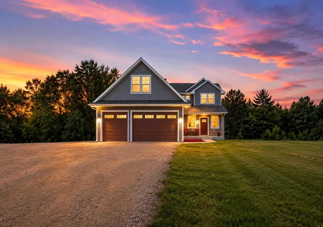 1st image of 1998 57th St, Somerset, WI 54025 | MLS# 7094213