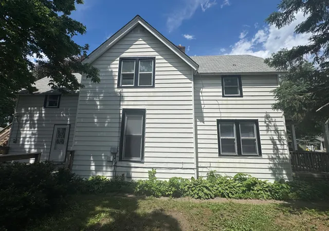 2nd image of 128 4th Ave S, South Saint Paul, MN 55075 | MLS# 7094225