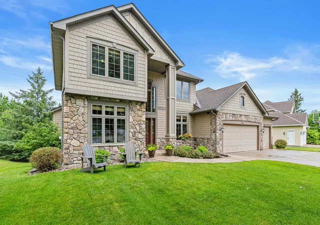 2nd image of 5606 Alexandra Dr, Mound, MN 55364 | MLS# 7094226