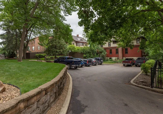 2nd image of 600 4th St SW, Rochester, MN 55902