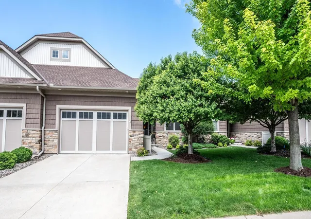 Homes for sale in Chanhassen, MN | 8619 Lake Riley Dr, Chanhassen, MN 55317 | MLS# 7094241