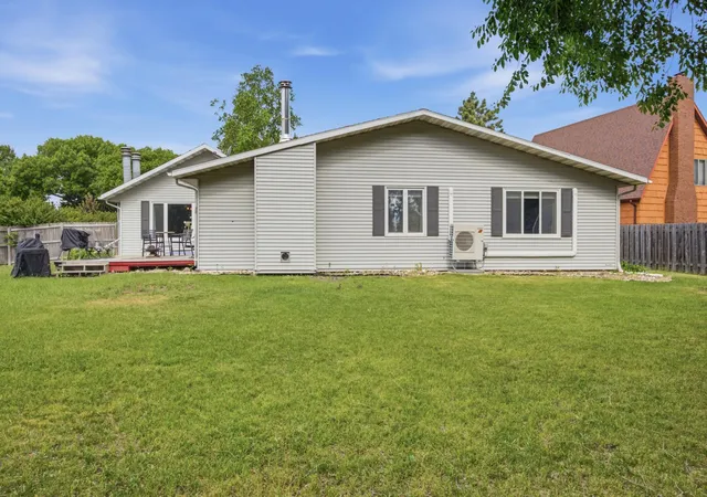 4th image of 57 Prairiewood Dr S, Fargo, ND 58103 | MLS# 7094309
