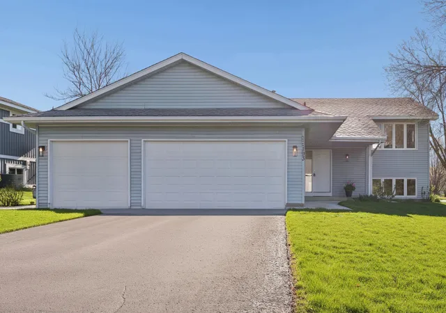 2nd image of 1193 Shawmut St S, Shakopee, MN 55379 | MLS# 7094327