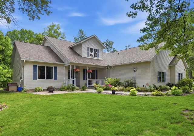 1st image of 2519 86th Ave, Osceola, WI 54020 | MLS# 7094368