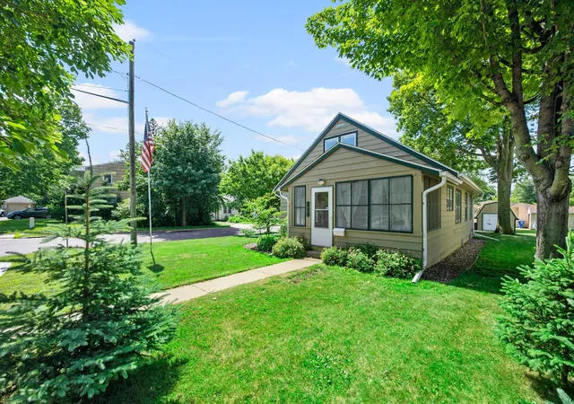 2nd image of 1801 W 7th St, Red Wing, MN 55066 | MLS# 7094391
