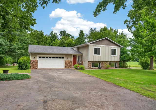 Homes for sale in Wyoming, MN | 7701 Viking Blvd Ne, Wyoming, MN 55092 | MLS# 7094392