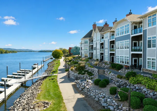 Listing Photo 1 - Condo for sale in building located at 225 Lawrence Blvd W, Wabasha, MN 55981 - Unit #301