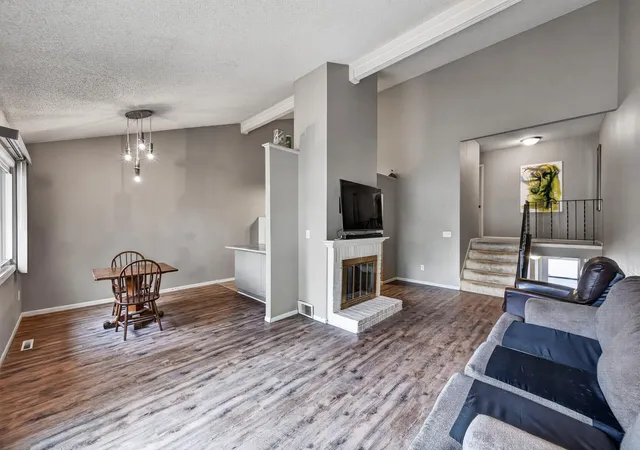 3rd image of 324 Shawnee Trl, Shakopee, MN 55379 | MLS# 7094418