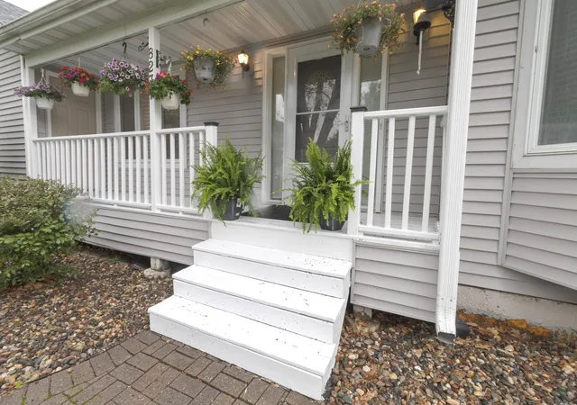 2nd image of 8237 Orchid Ln N, Maple Grove, MN 55311 | MLS# 7094433