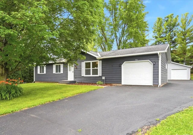 Homes for sale in New Richmond, WI | 784 Paperjack Dr, New Richmond, WI 54017 | MLS# 7094444