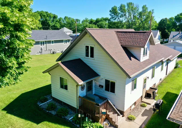 Photo 2 of Single family home for sale at 218 1st Street Ne, Clara City, MN 56222 | MLS# 7094466 | Listing updated on 2026-09-20