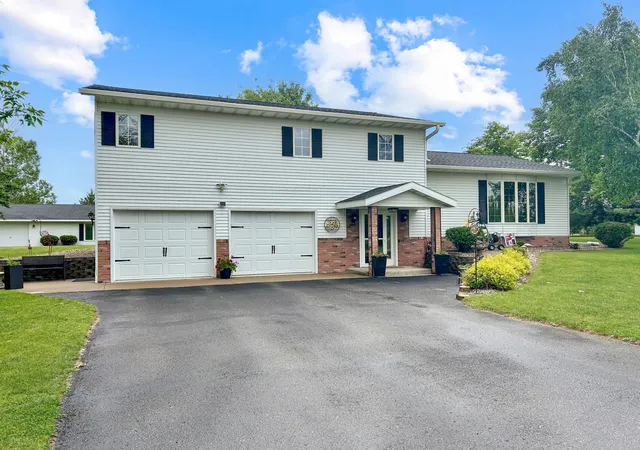 Photo 1 of Single family home for sale at 33434 Country Loop, Wadena, MN 56482 | MLS# 7094470 | Listing updated on 2026-09-02