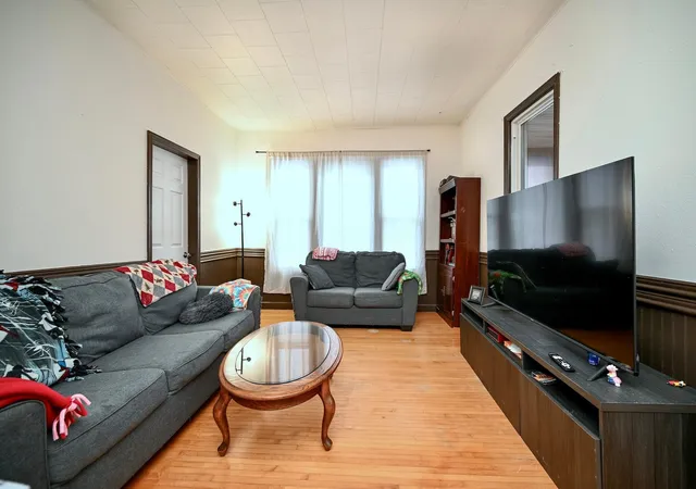 4th image of 1051 W King St, Winona, MN 55987 | MLS# 7094473